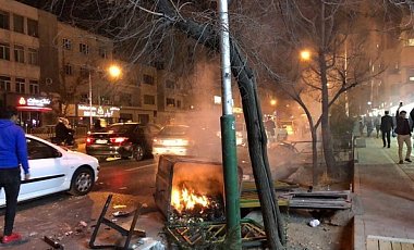 Протесты в Иране: госСМИ извещают о 10 погибших