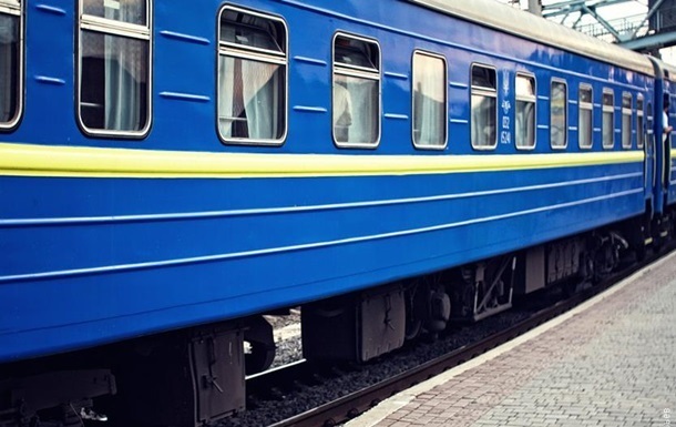 Более 17 тысяч украинцев встретят Новый год в поездах