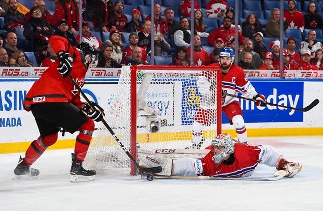 Канада и Швеция сыграют в финале молодежного ЧМ по хоккею