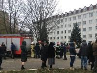 Два жителя нашей планеты ранены при взрыве гранаты в помещении фискальной службы в Черновцах