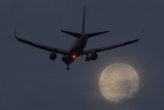 В Тбилиси сел самолет из Киева с отказавшими тормозами