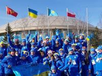 В Олимпийском поселке подняли флаг Украины(фото, видео)