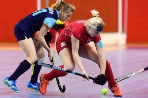 Женская сборная по индорхоккею вышла в четвертьфинал чемпионата мира