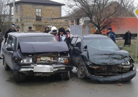В ДТП на крымском курорте пострадали два водителя [фото]