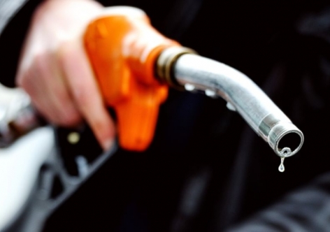 ФАС обещает понизить крымские цены на бензин до московских