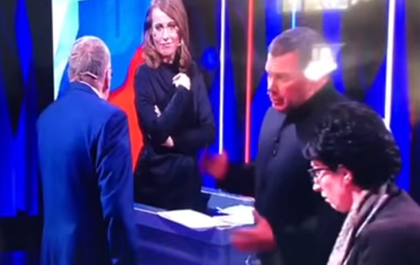 Жириновский в телеэфире накинулся с матами на Собчак