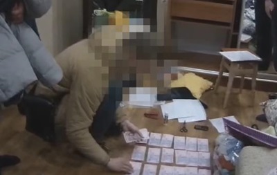 В Николаевской области два копа "обложили данью" наркомана