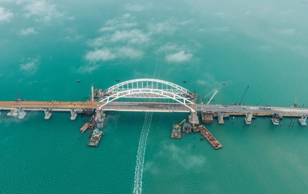 В Кабмине оценили убытки от Керченского моста