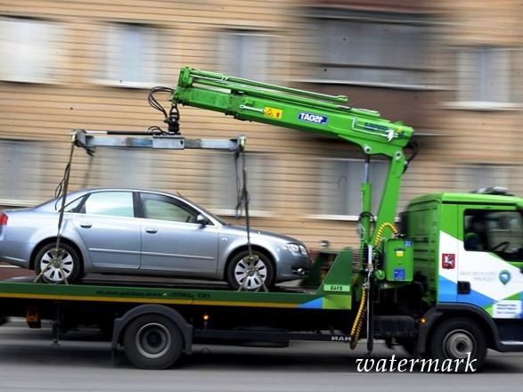 Новейшие верховодила парковки: в Украине разрешили фотофиксацию нарушений и эвакуацию авто