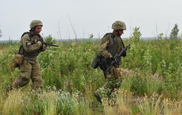 Сутки на Донбассе: 21 обстрел, ранены трое военных
