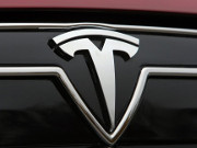 Былой труженик Tesla через трибунал просит от компании миллион баксов / Новинки / Finance.ua