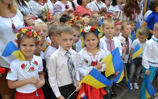 Кто из украинских звезд отвел деток в школу