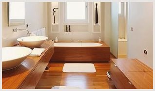 Деревянный пол в ванной комнате: правила обустройства 